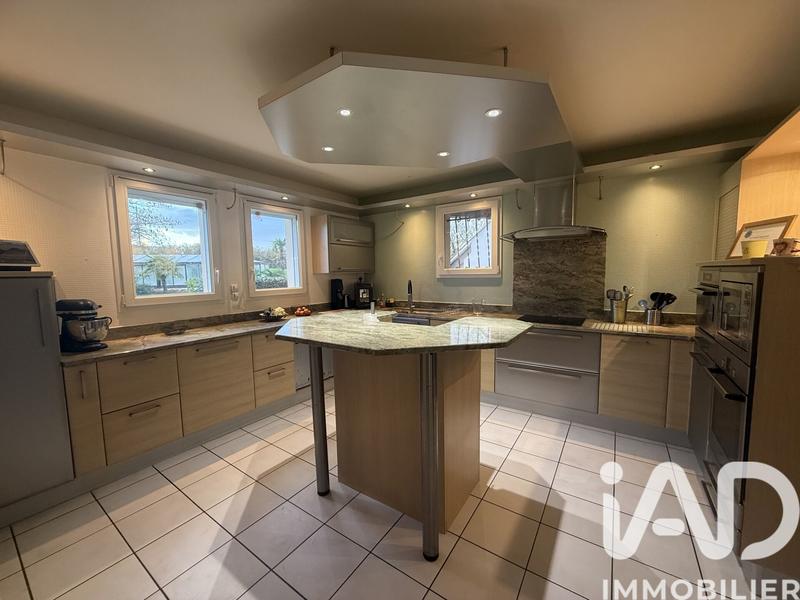 Maison de maîtres - 360 m² - 8 pièces