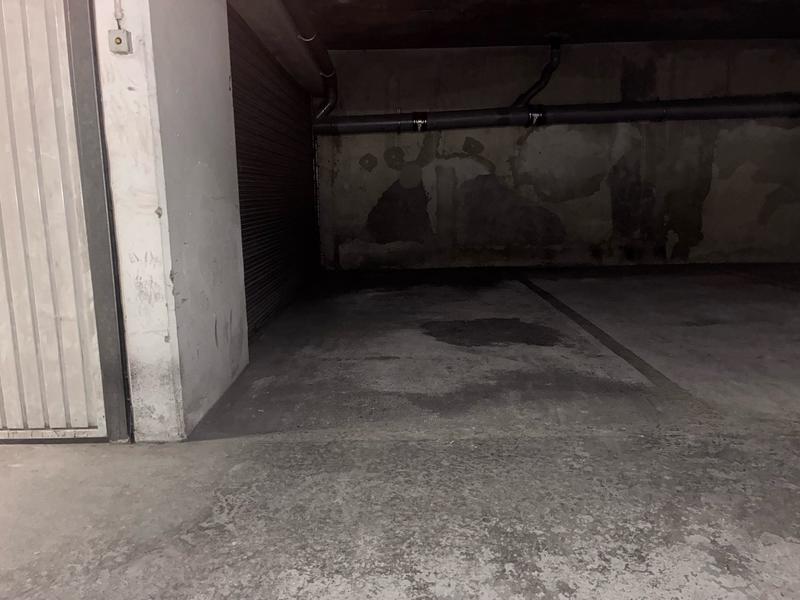 Parking / Garage - 12 m²