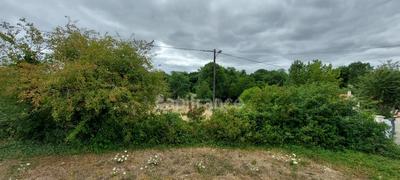 Terrain constructible - 1 700 m²