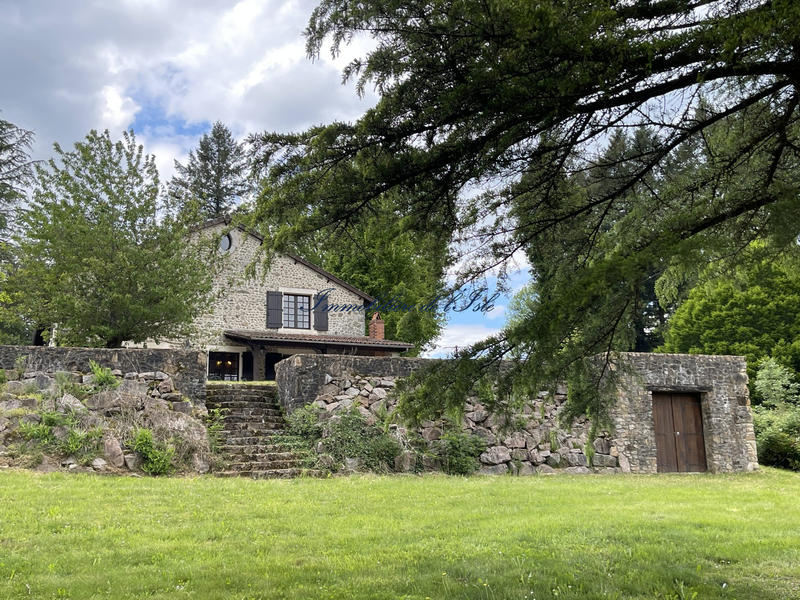 Maison - 310 m² - 10 pièces