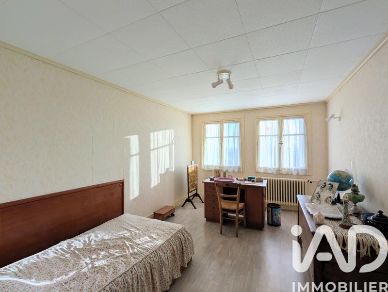 Maison - 196 m² - 9 pièces