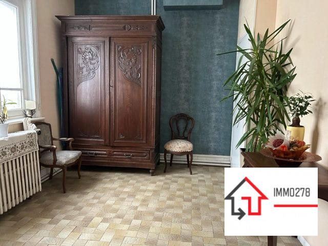 Maison - 227 m² - 12 pièces