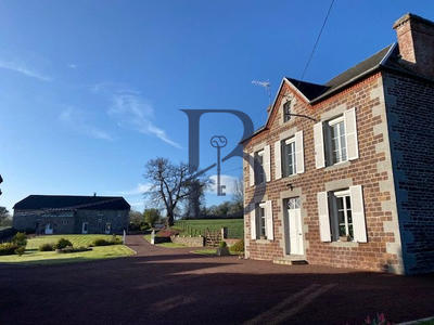 Maison ancienne - 360 m² - 15 pièces