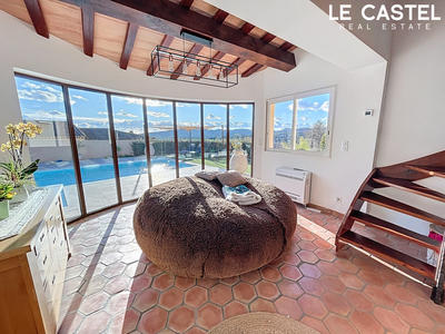 Maison - 212 m² - 9 pièces