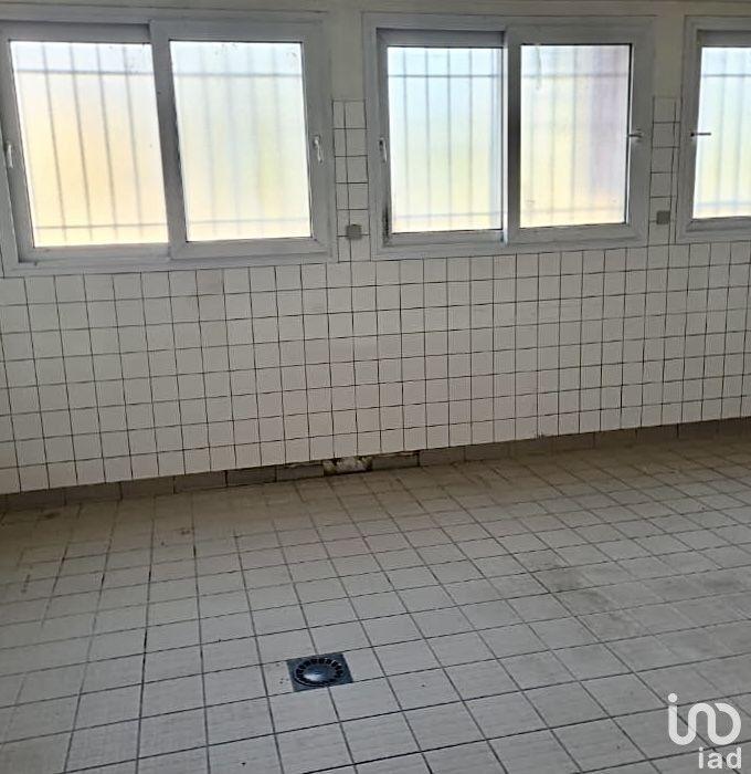 Local commercial - 210 m² - 2 pièces