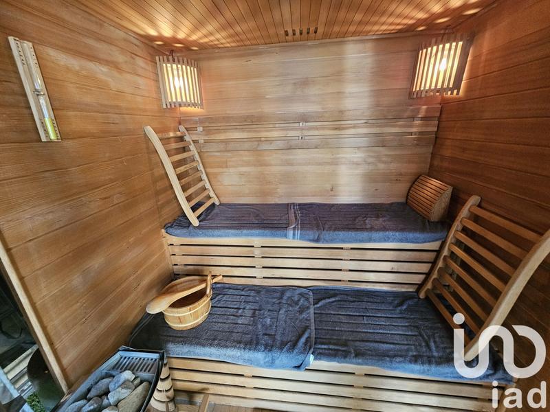 Maison - 143 m² - 8 pièces