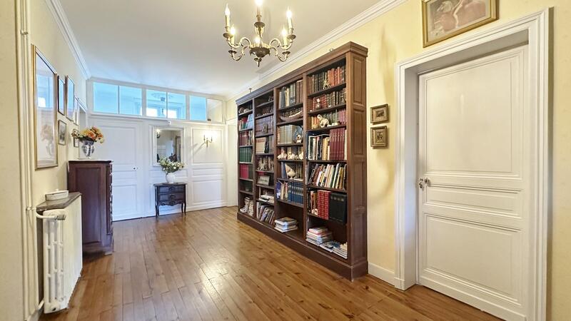 Maison de maîtres - 624 m² - 19 pièces