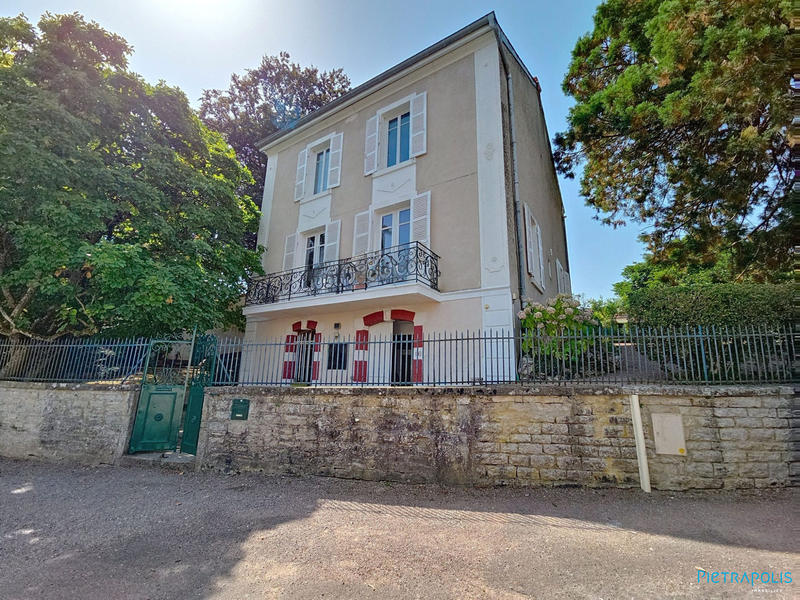 Maison - 135 m² - 7 pièces