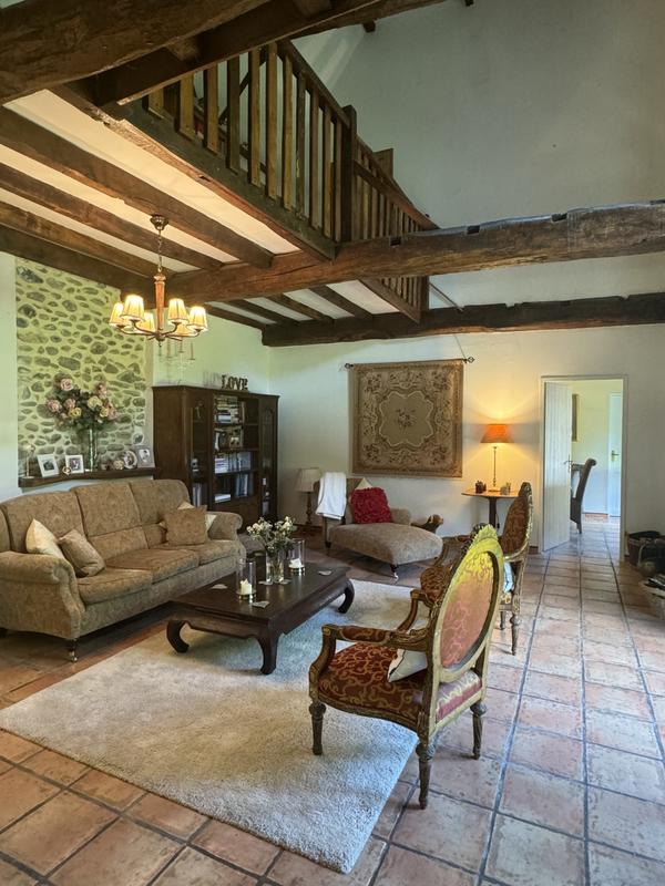 Maison - 235 m² - 8 pièces