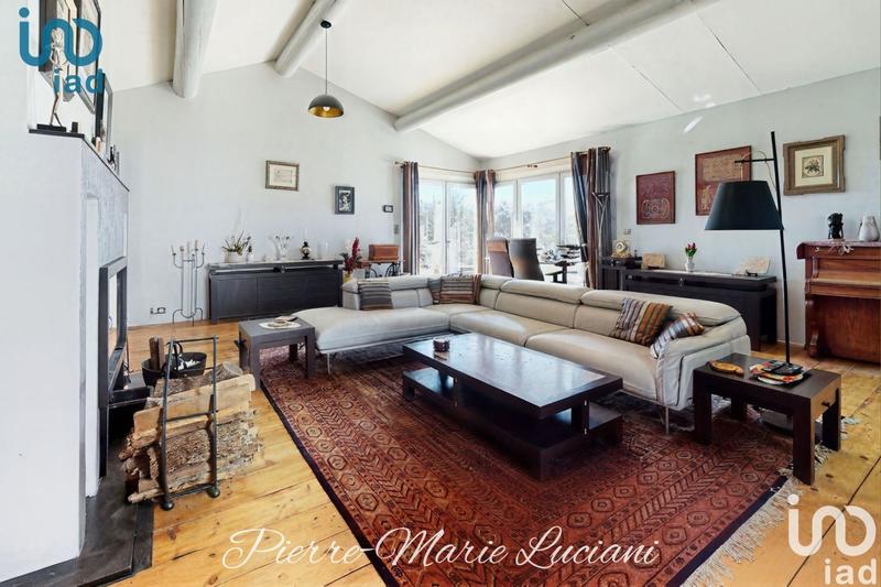 Maison - 185 m² - 6 pièces