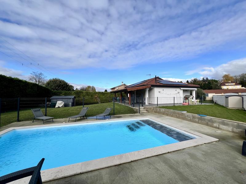 Maison - 164 m² - 8 pièces