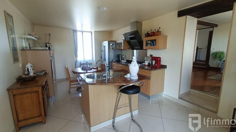 Maison en pierre - 215 m² - 5 pièces