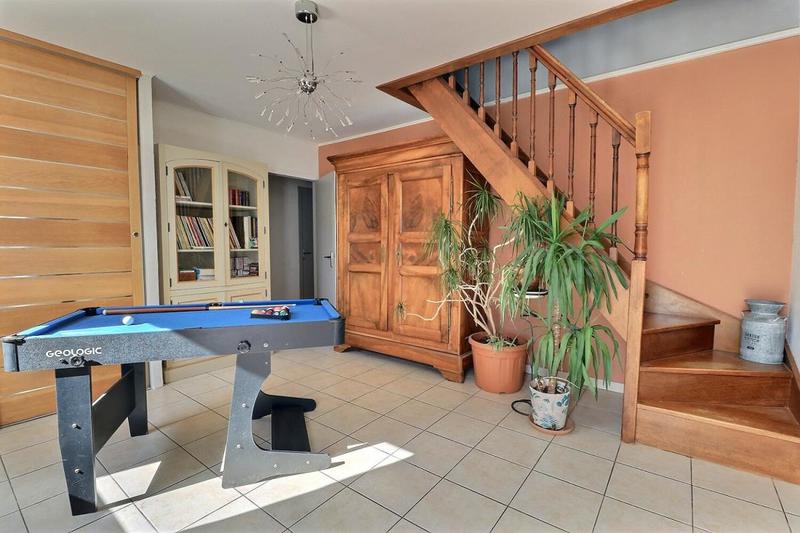 Maison - 266 m² - 11 pièces