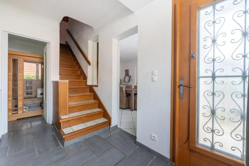 Maison - 187 m² - 8 pièces