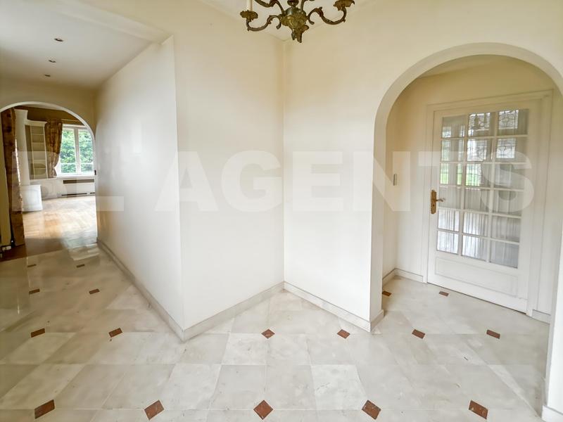 Maison - 336 m² - 10 pièces