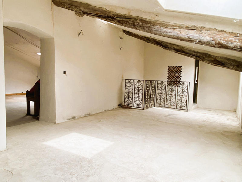 Maison - 323 m² - 6 pièces