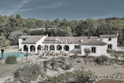 Maison - 195 m² - 8 pièces