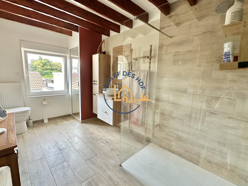 Maison - 208 m² - 6 pièces