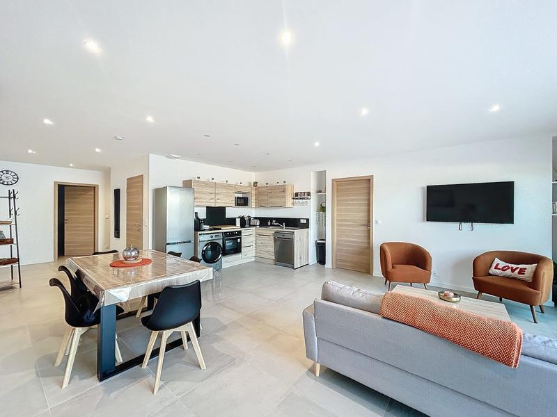 Appartement - 99 m² - 4 pièces