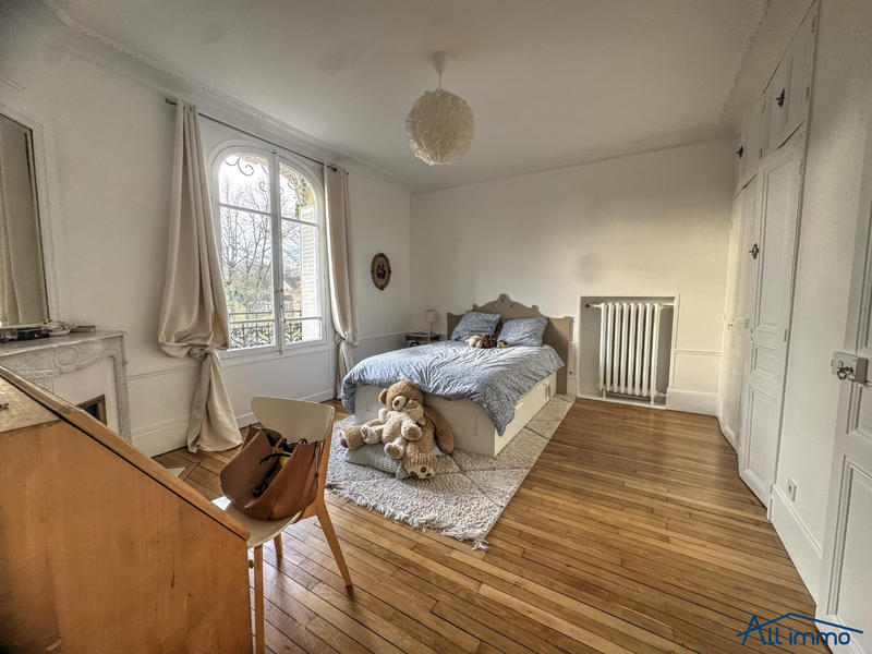 Maison - 280 m² - 7 pièces