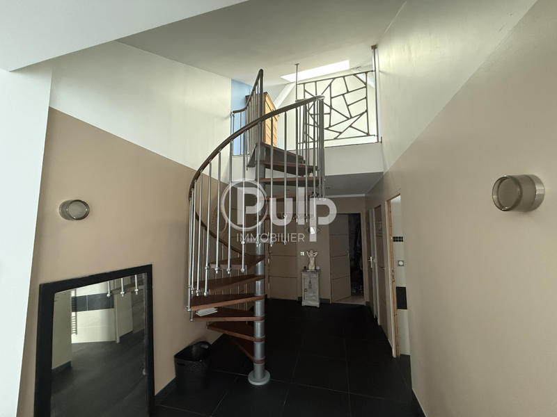 Maison - 194 m² - 7 pièces