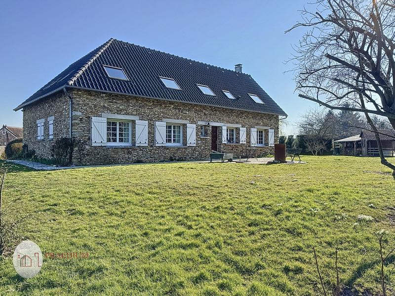Maison - 202 m² - 8 pièces