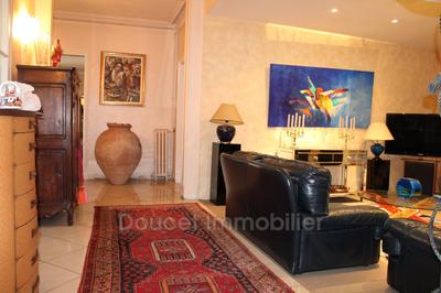 Appartement - 200 m² - 6 pièces