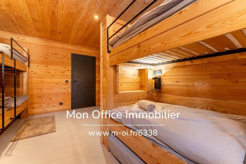 Châlet - 255 m² - 6 pièces