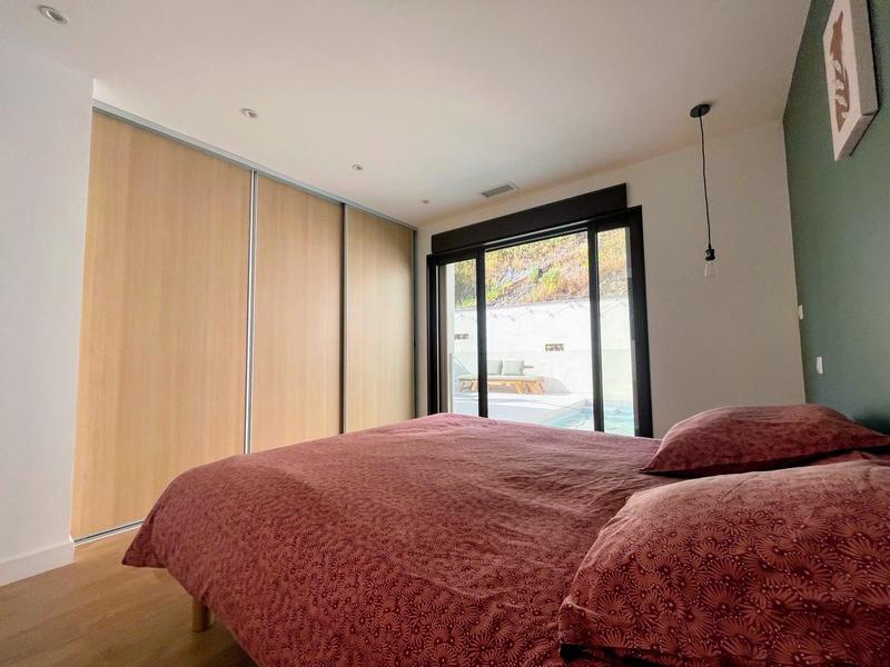 Maison contemporaine - 252 m² - 9 pièces