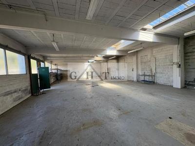 Entrepôt - 180 m²