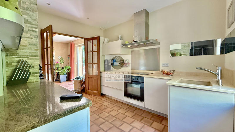 Maison - 214 m² - 10 pièces