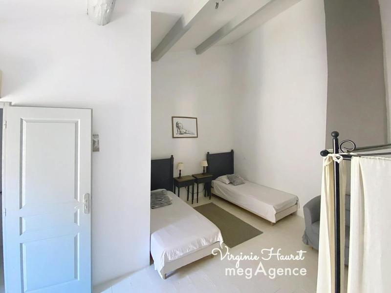 Maison - 270 m² - 10 pièces