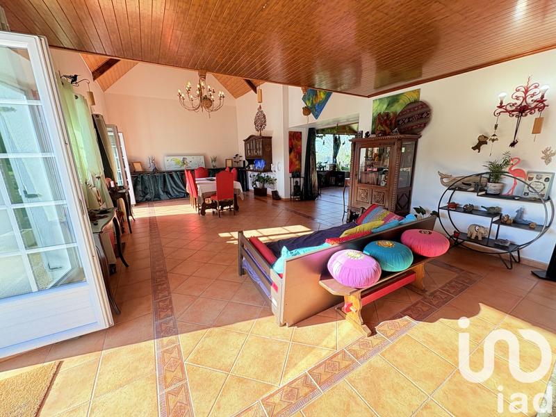 Maison - 252 m² - 10 pièces