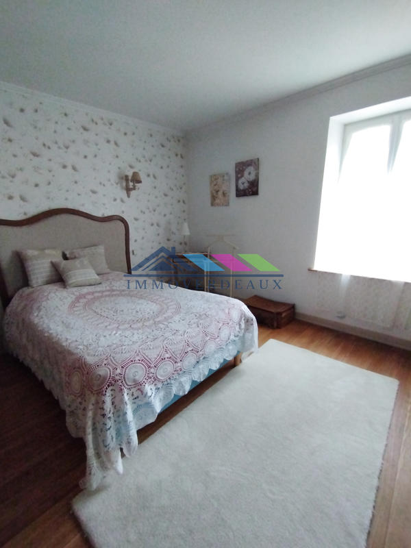 Maison - 215 m² - 10 pièces