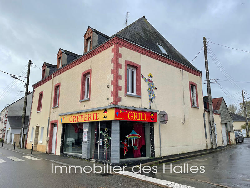 Maison - 219 m² - 9 pièces