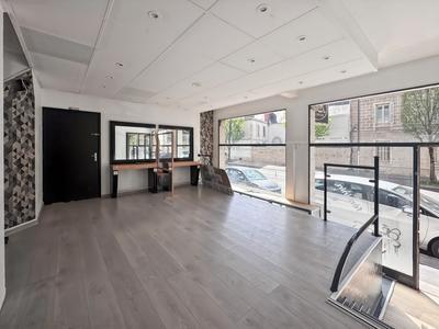Local commercial - 54 m² - 2 pièces