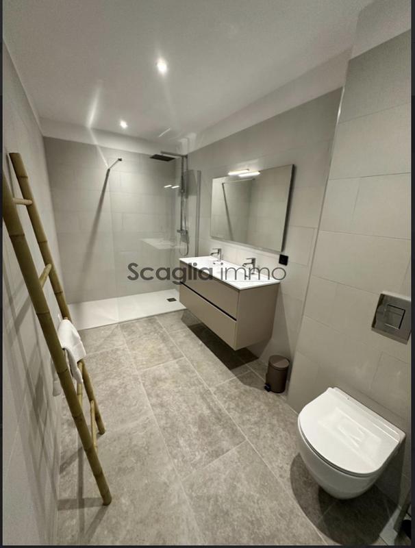 Appartement - 82 m² - 3 pièces