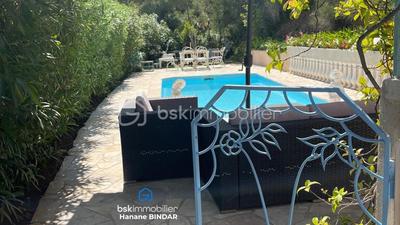 Villa - 203 m² - 7 pièces