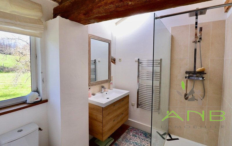 Maison - 225 m² - 8 pièces