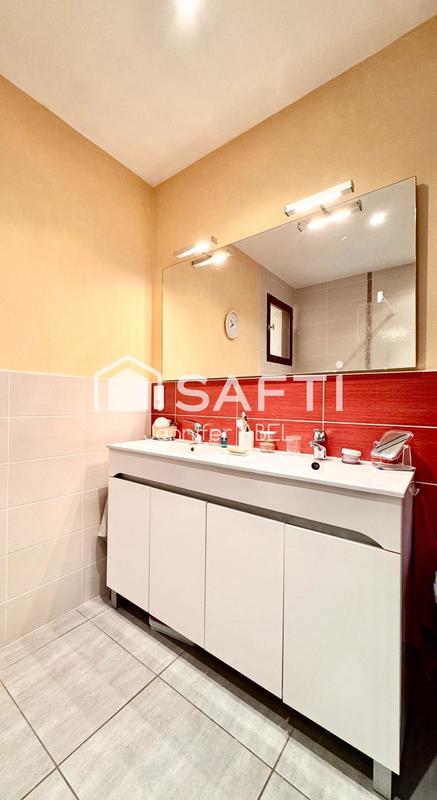 Maison - 165 m² - 8 pièces