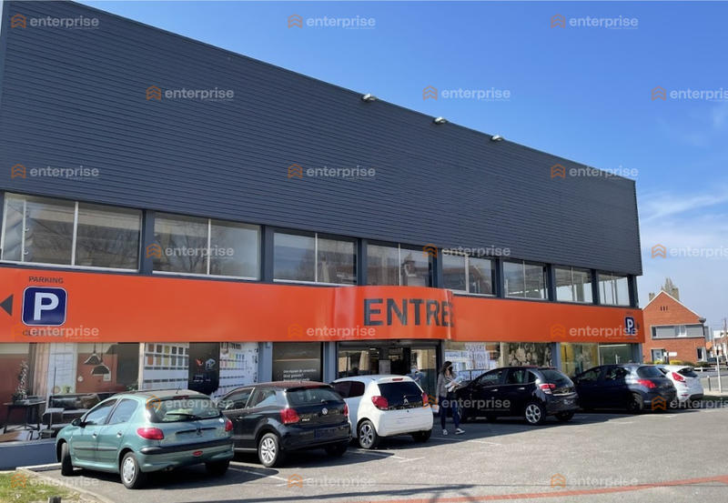 Local commercial - 2 500 m²