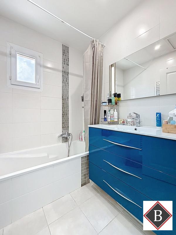 Villa - 90 m² - 4 pièces