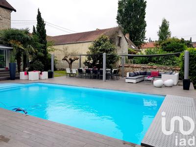 Maison - 330 m² - 8 pièces