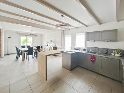 Maison - 200 m² - 8 pièces