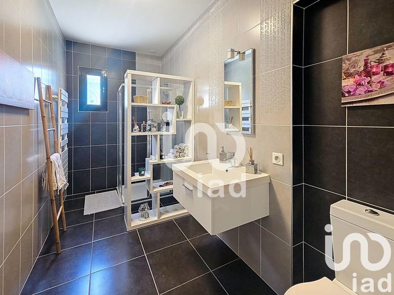 Maison - 252 m² - 8 pièces