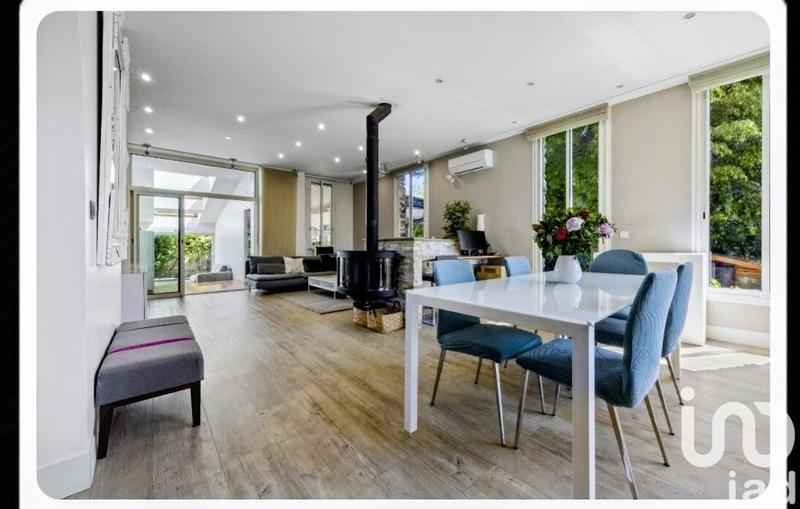 Maison de maîtres - 321 m² - 12 pièces