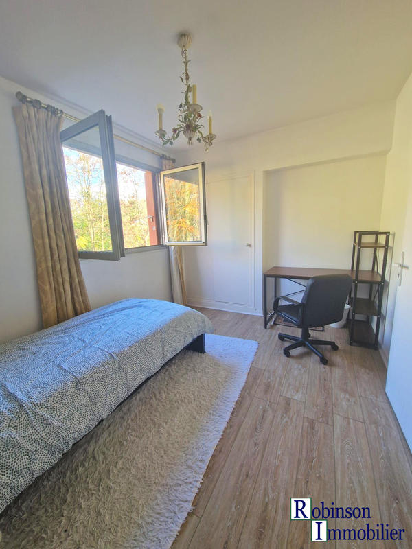 Appartement - 93 m² - 4 pièces