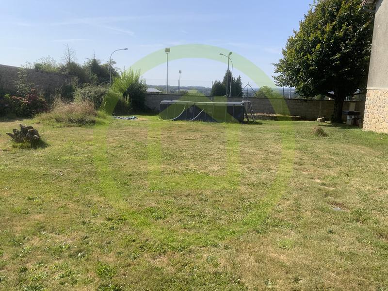 Maison - 275 m² - 11 pièces