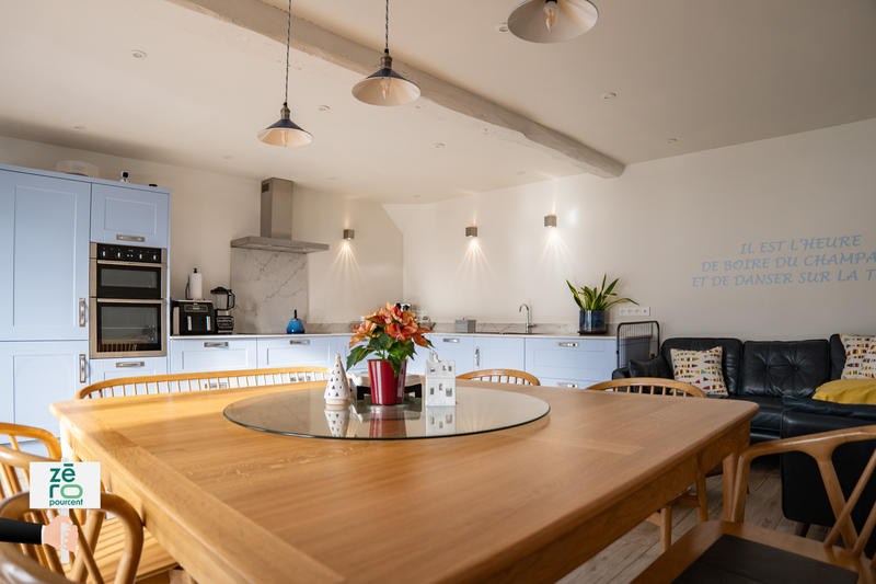 Maison - 191 m² - 6 pièces