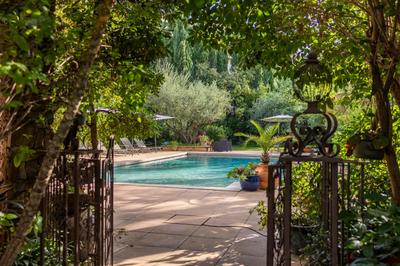 Maison - 382 m² - 10 pièces